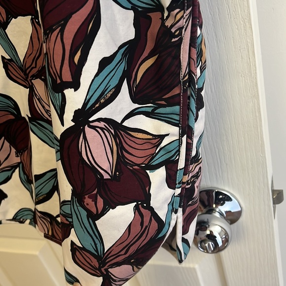 Ann Taylor Loft Floral Pencil Skirt - Picture 3 of 6